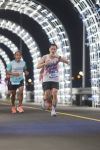BIB: 40458
                            <button type="button" onclick="openModal(20164260)" class="btn btn-primary btn-sm float-right btn-popup" data-toggle="modal" data-target=".modal-high-quality">
                        <i class="fas fa-shopping-cart"></i> Add to Cart
                    </button>
                                            <button type="button" onclick="isThisMe(20164260, true)" class="btn btn-success btn-sm float-right btn-popup btn-isme hidden" data-toggle="tooltip" data-placement="bottom" title="นี่คือรูปของคุณใช่ไหม คลิกที่นี่เพื่อเอาเข้าอัลบั้ม">
                        <i class="fas fa-plus"></i> Add to album
                    </button>
                    <button type="button" onclick="isThisMe(20164260, false)" class="btn btn-warning btn-sm float-right btn-popup btn-isnotme hidden">
                        <i class="fas fa-ban"></i> Remove from album
                    </button>
